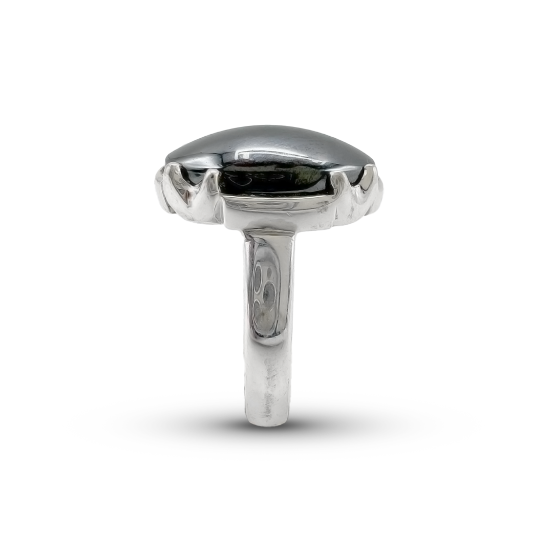 Hematite Women Ring – V Catcher Cup Design