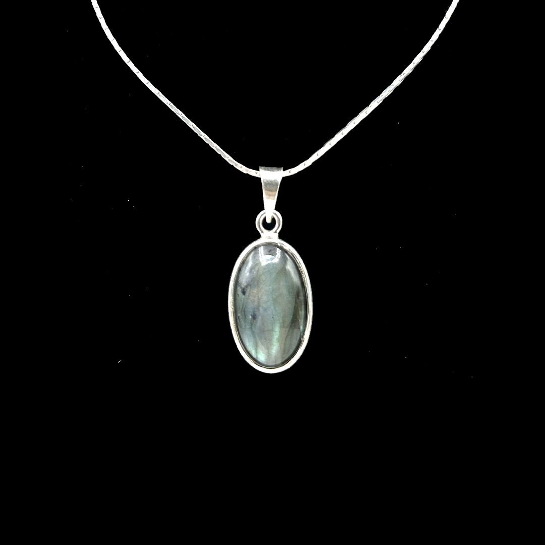 Labradorite Pendant - Essential
