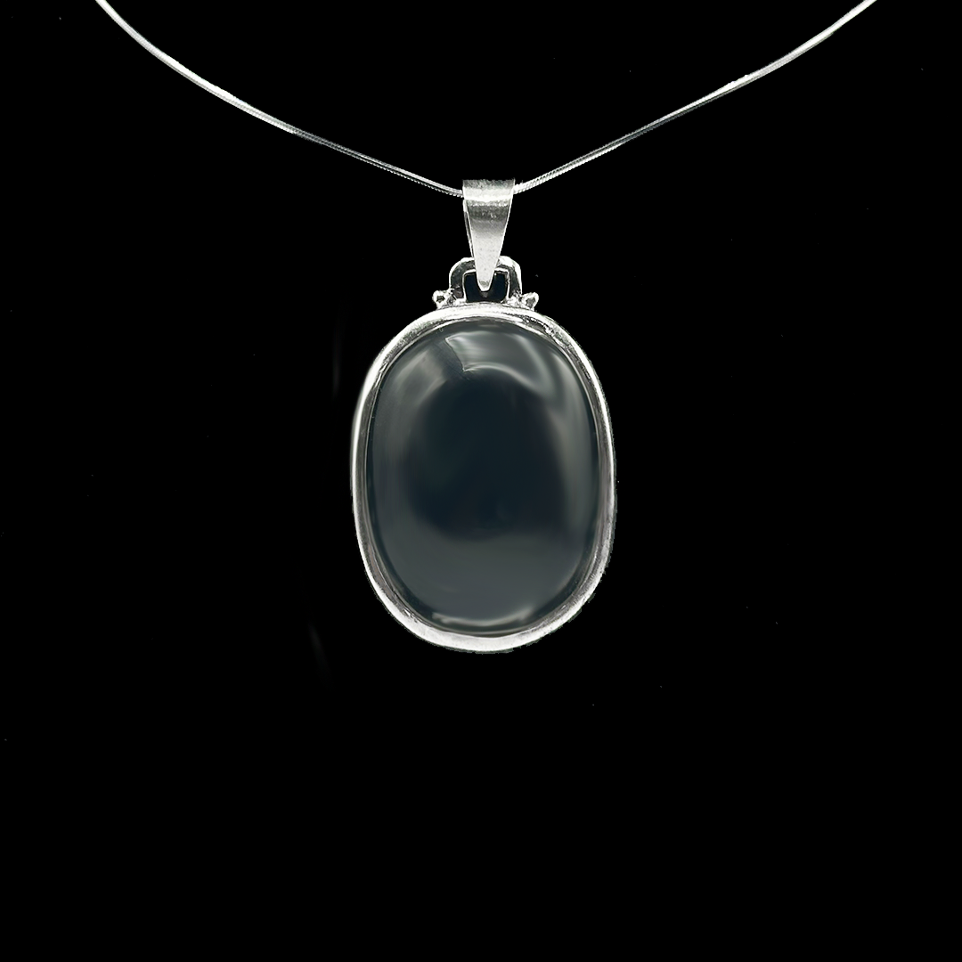 nephrite-pendant-silver-egg-design-1