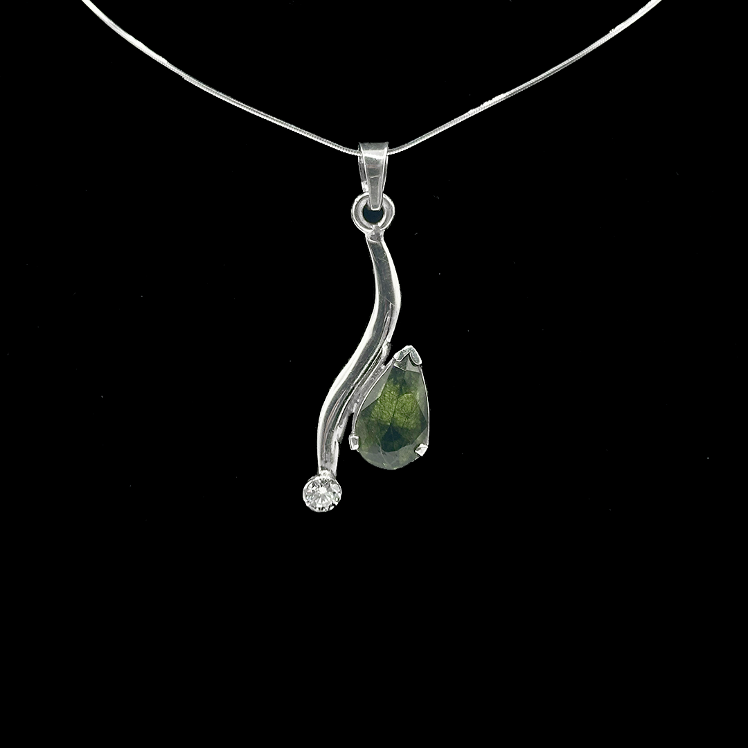 toumaline-pendant-effecient-tear-2