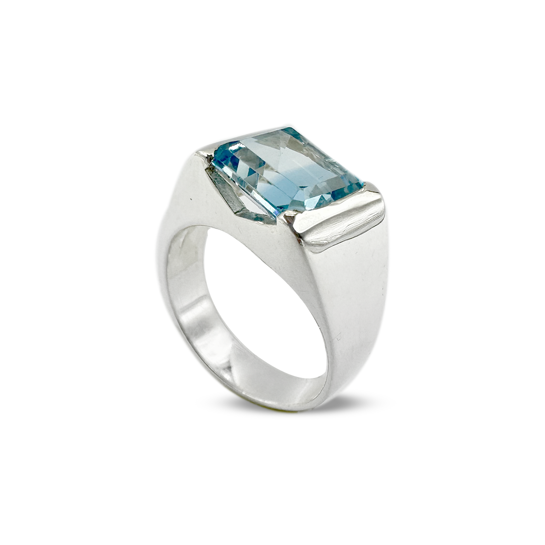 Blue Topaz Men Ring - V Top Deign