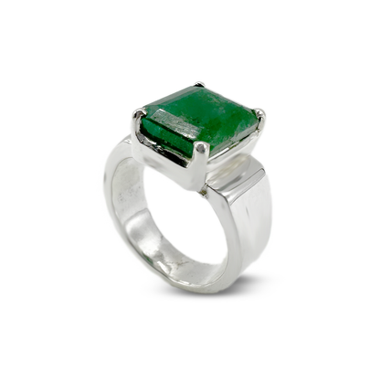 Emerald Men Ring - Broad Collar Design