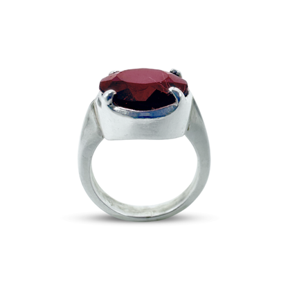 Garnet Women Ring - Regullar Wear Design