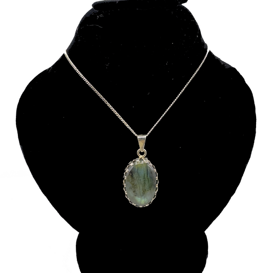 Labradorite Pendant - Mountain Lattice