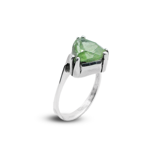 Peridot Women Ring – trigon ring design