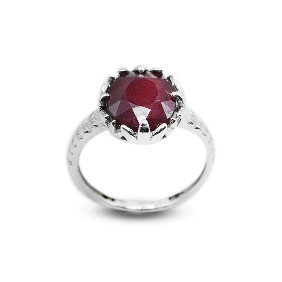 Ruby Women Ring – Leaf Corner Design